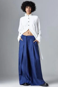 Chola Navy Pleated Trousers With A Belt