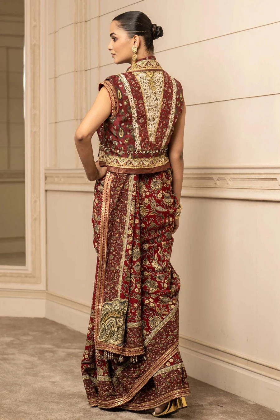 Tarun Tahiliani Red Embellished Gilet 6 Tarun Tahiliani Red Embellished Gilet - Image 6