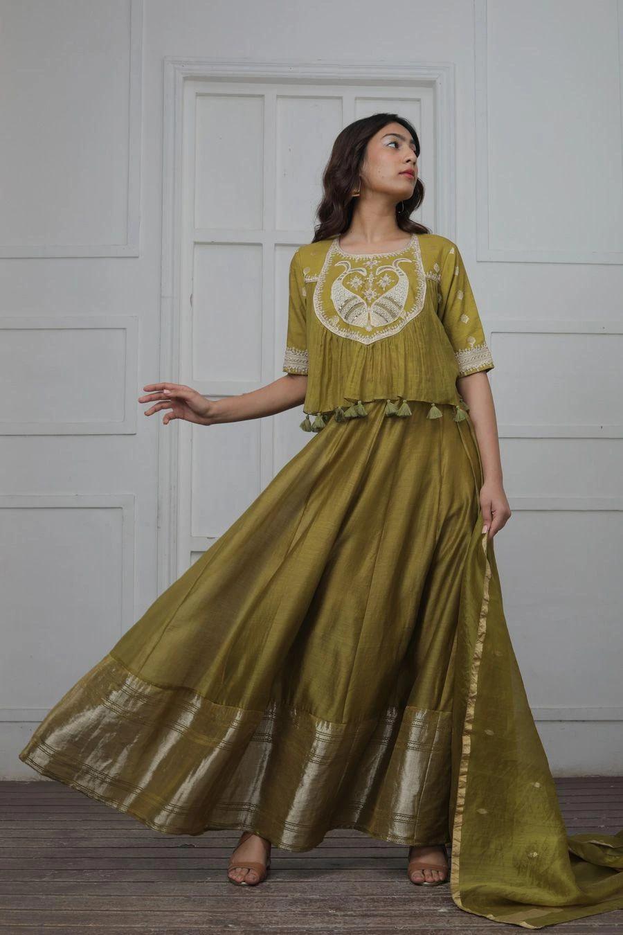 Myoho Henna Green Benarasi Lehenga Set 3 Myoho Henna Green Benarasi Lehenga Set - Image 3