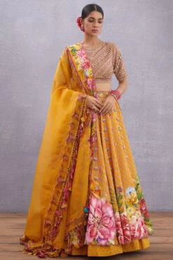 Torani Sunhera Saadat Gul Lehenga Set