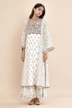 Sunira Designs Pale Pink Printed Flared Pants -Echo Clohting Shop 2010 08 3