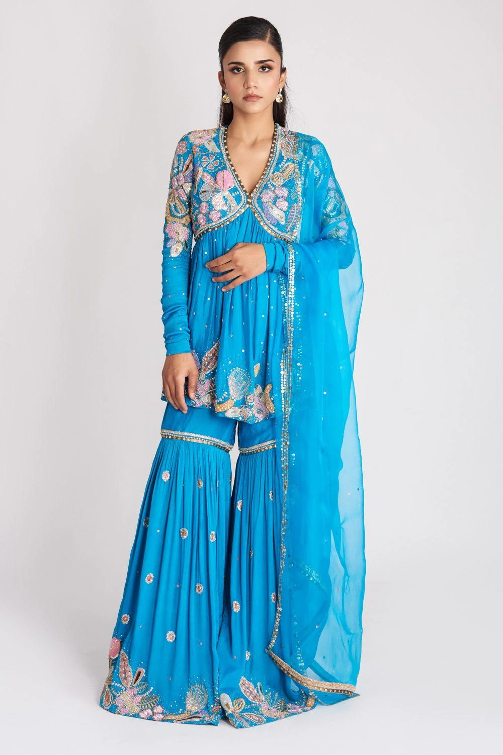 Aisha Rao Yin Yang-cyan Blue Floral Embellished Kurta Set 1 Aisha Rao Yin Yang-cyan Blue Floral Embellished Kurta Set