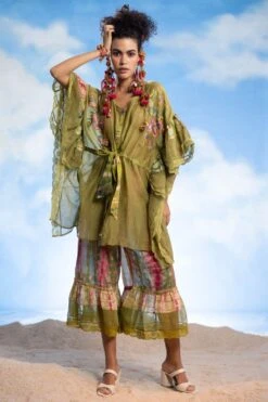CAPISVIRLEO Green Embellished Kaftan Set