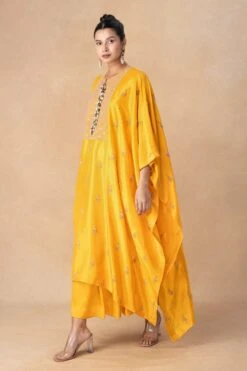 Front Page -Echo Clohting Shop 31123ak7 2