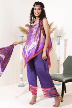 CAPISVIRLEO Purple Printed Dori String Cowl Top