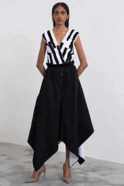 Corpora Studio Black & White Frill Power Top