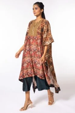 Front Page -Echo Clohting Shop deb04 2