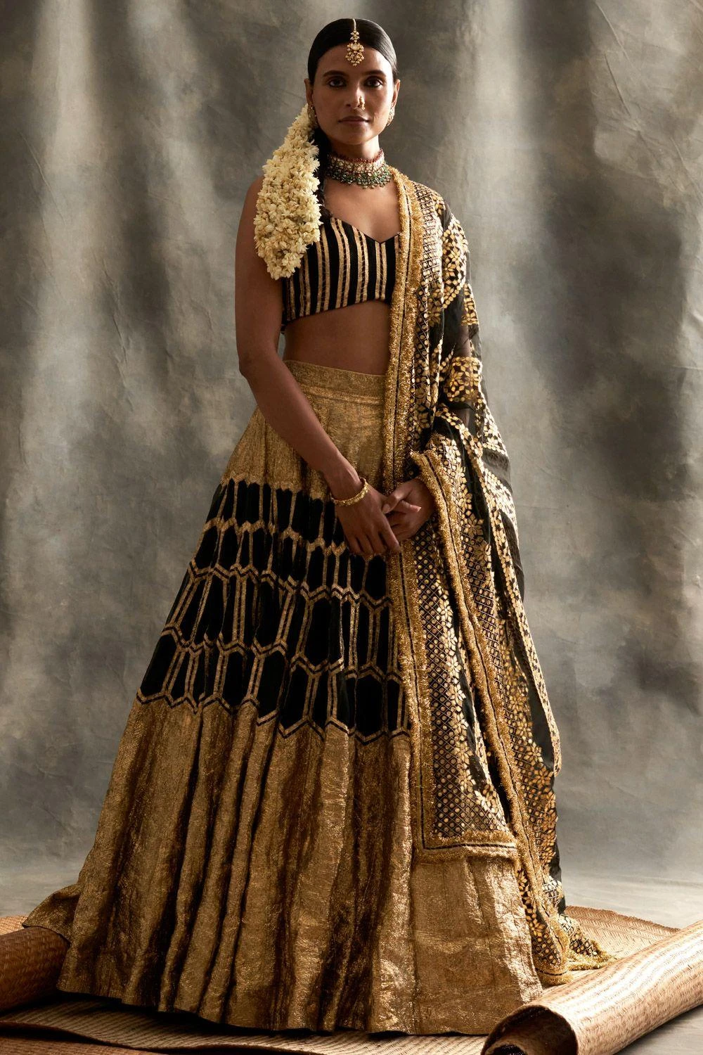 Itrh Black & Gold Lehenga Set With Lampi Details 1 Itrh Black & Gold Lehenga Set With Lampi Details