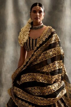 Itrh Black & Gold Lehenga Set With Lampi Details 7 Itrh Black & Gold Lehenga Set With Lampi Details -Echo Clohting Shop itrh1045 3