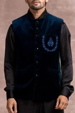 Tarun Tahiliani Men Teal Velvet Bundi Set -Echo Clohting Shop mf awu pw wc 1 4