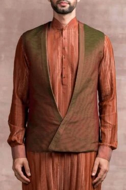 Tarun Tahiliani Men Shot Green Textured Bundi Jacket -Echo Clohting Shop mf awu tex wc 1 4